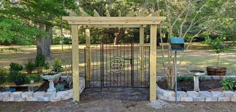 Garden arbor